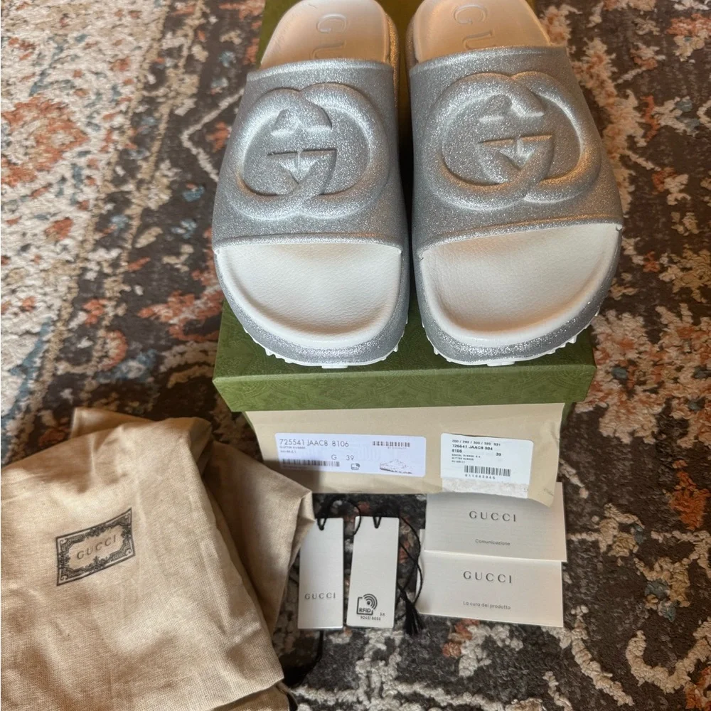 Gucci Women's Silver Glitter Platform Rubber Sandals - Picture 6 of 7